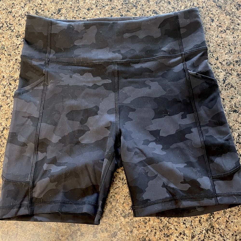 LULU LEMON CAMO BIKER SHORTS